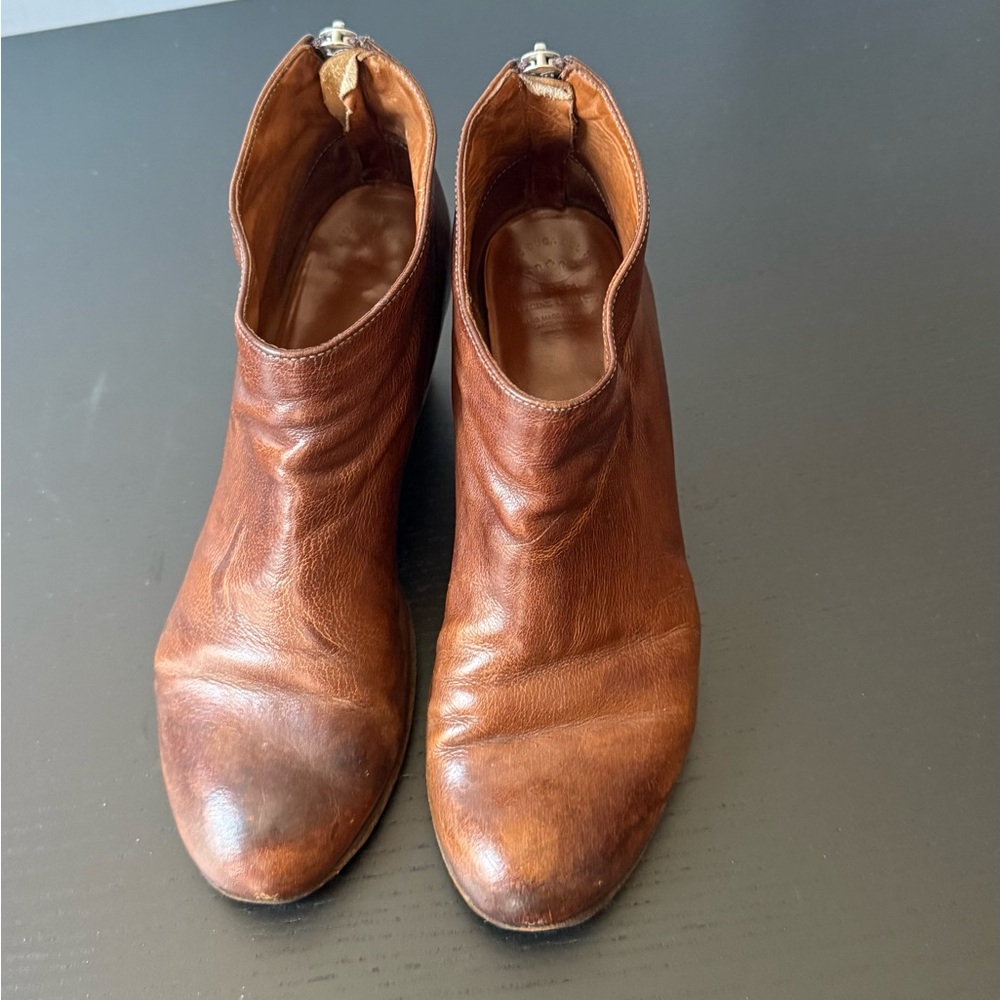 Brown Leather Ankle Boots with Zipper Closure Officine creative